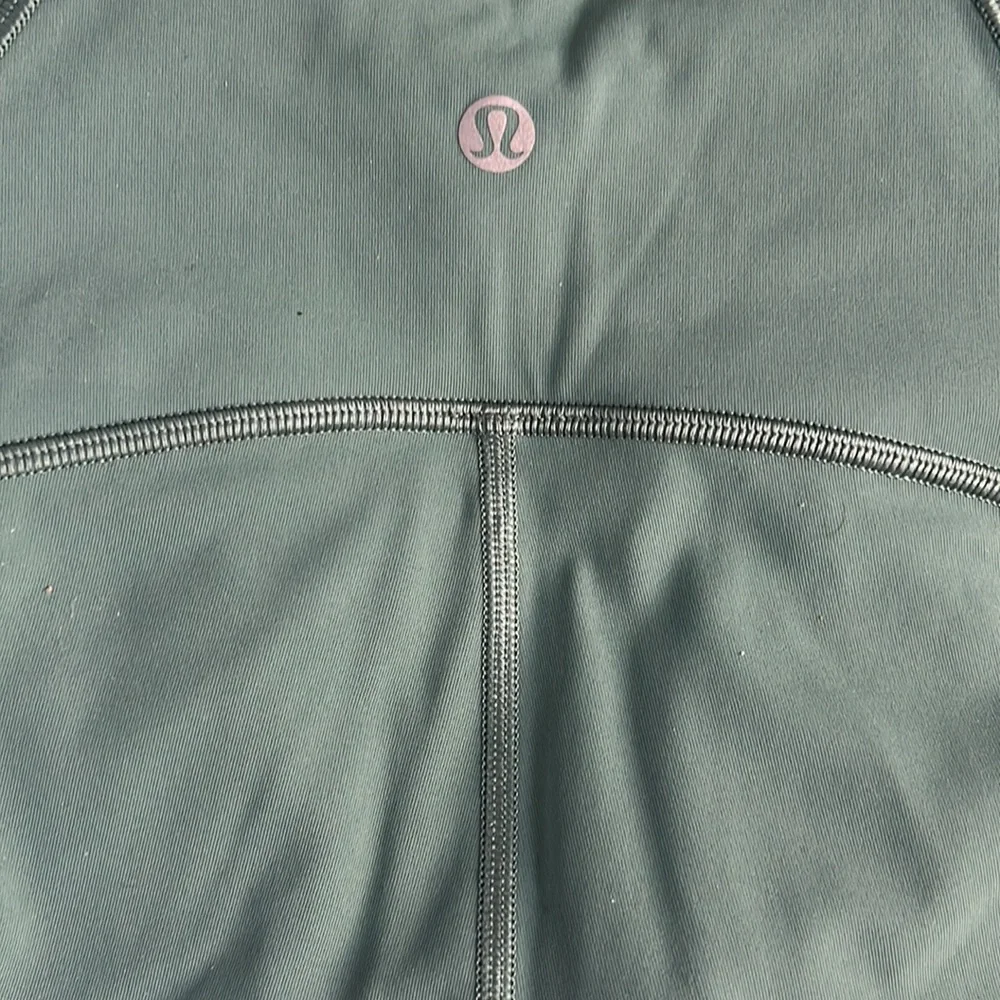 Light green Lululemon 7/8 length leggings - Picture 2 of 3